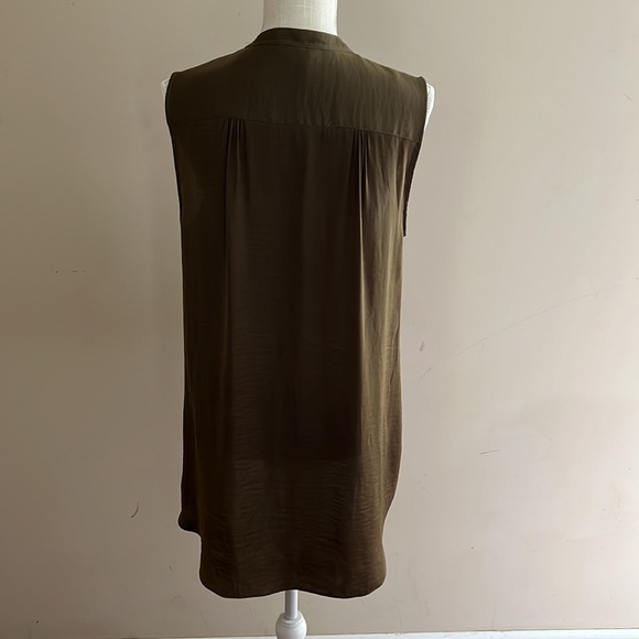 Vince Camuto Silky Tunic Sleeveless Button Down Tank Blouse Olive Green Size: M - Picture 3 of 8